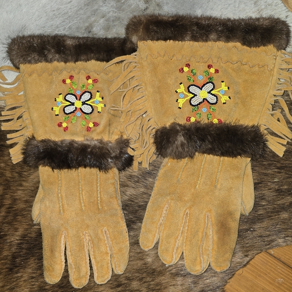 Accessories - Embroidered Tan Suede Gloves with Fur Trim size M women or S men